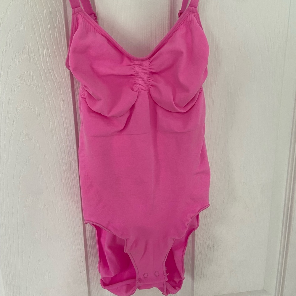 SKIMS Sculpting bodysuit light pink size L/XL NWOT